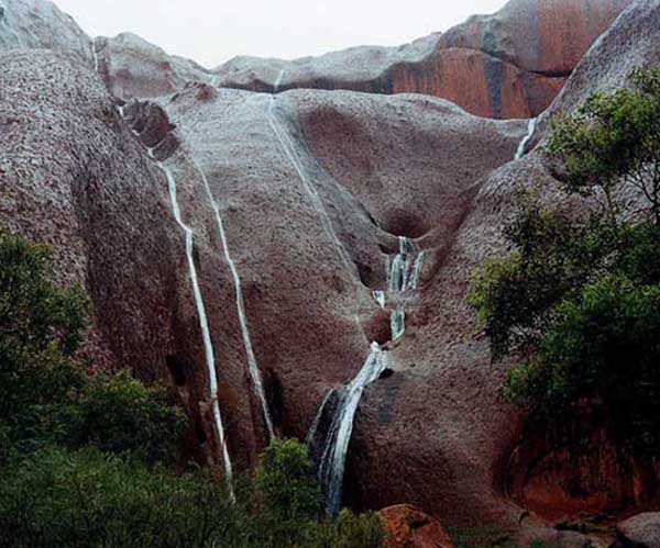 Uluru_Rain